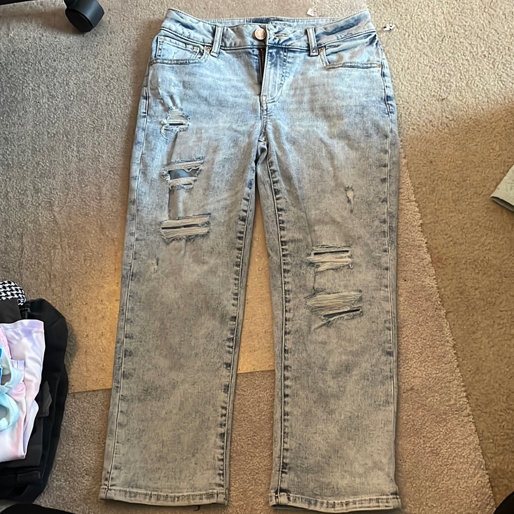 blue capris jeans. worn once (tried on), very good condition
